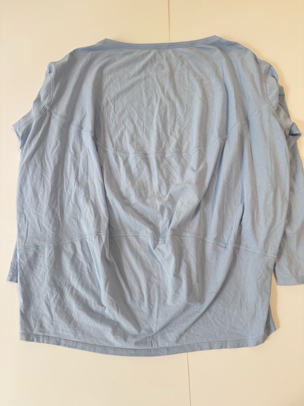 Lululemon Back In Action Long Sleeve Size 4 Light Blue - Picture 8 of 10
